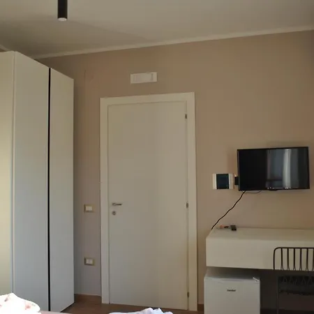 Puteoli House بيت ضيافة 4*