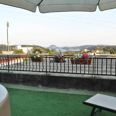 بيت ضيافة Puteoli House 4*